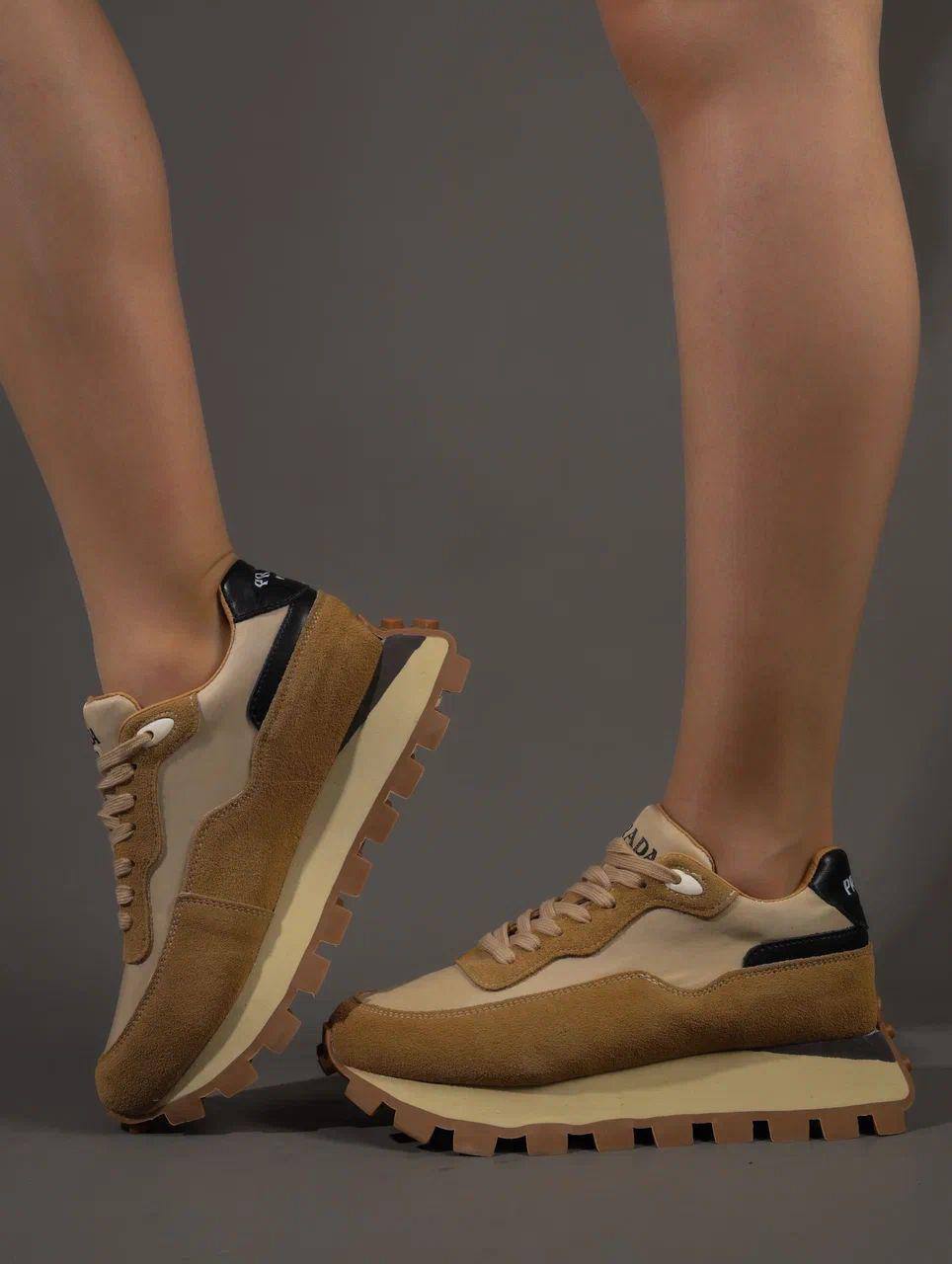 Кроссовки женские брендовые