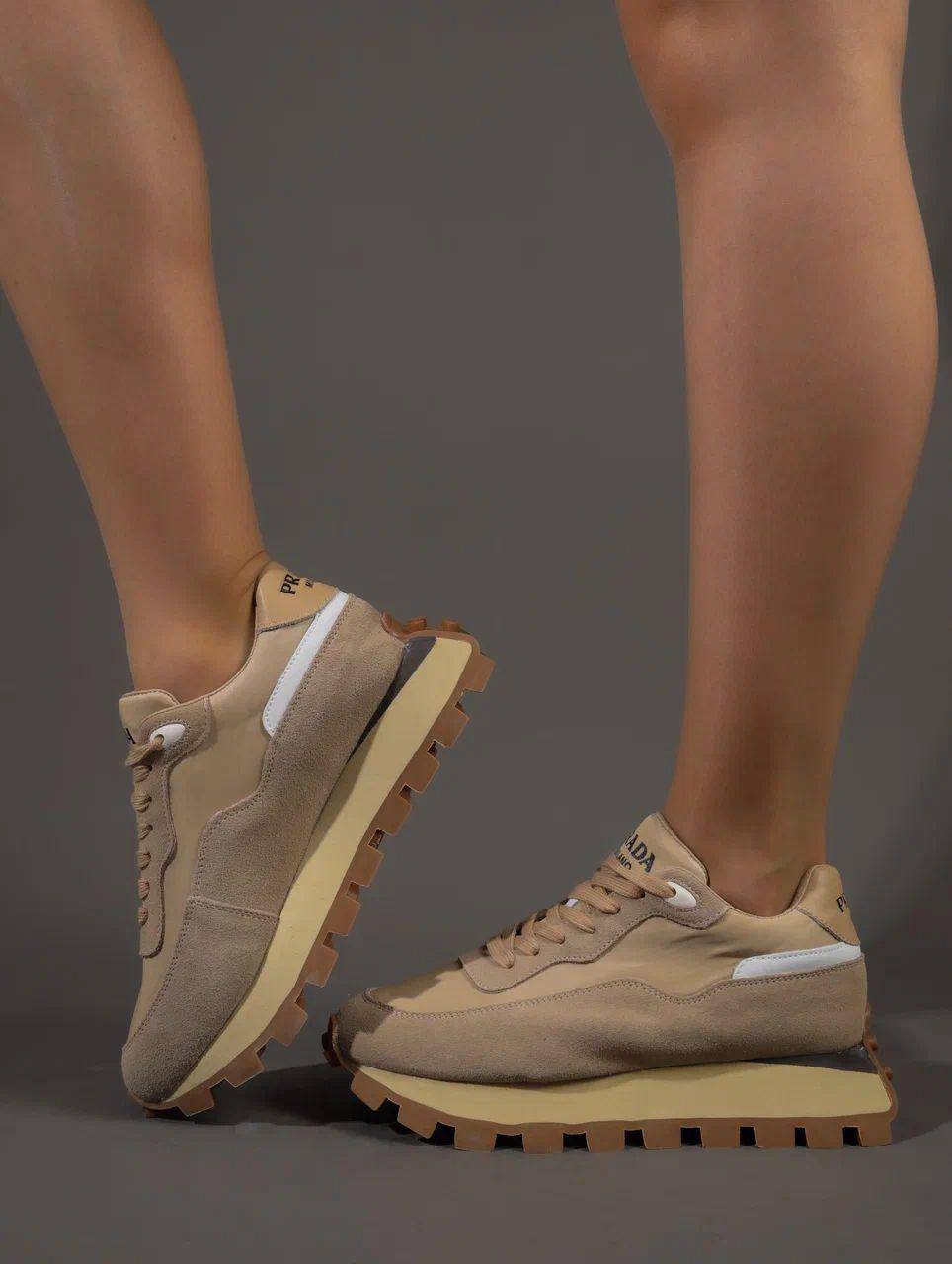 Кроссовки женские брендовые натуральная кожа бежевые 3638