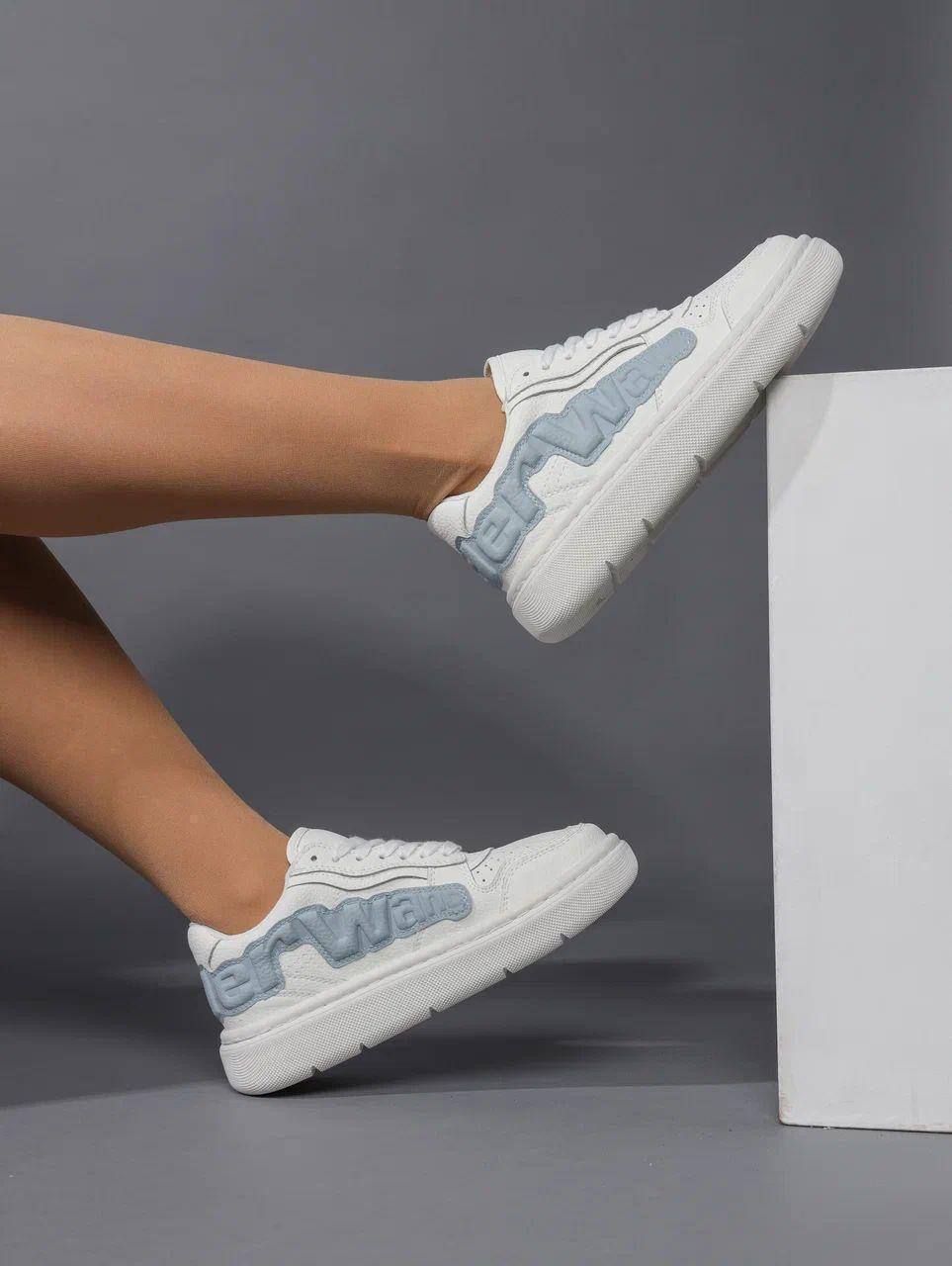 Кроссовки женские брендовые