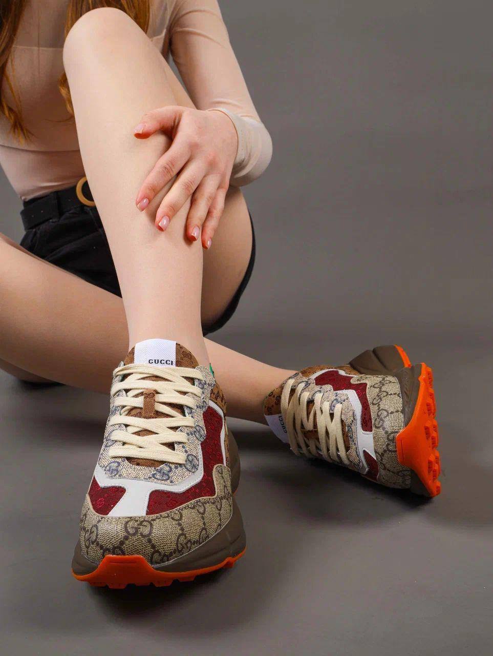 Кроссовки женские брендовые