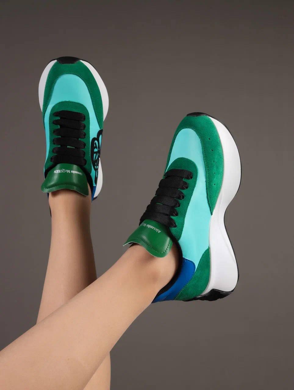 Кроссовки женские брендовые