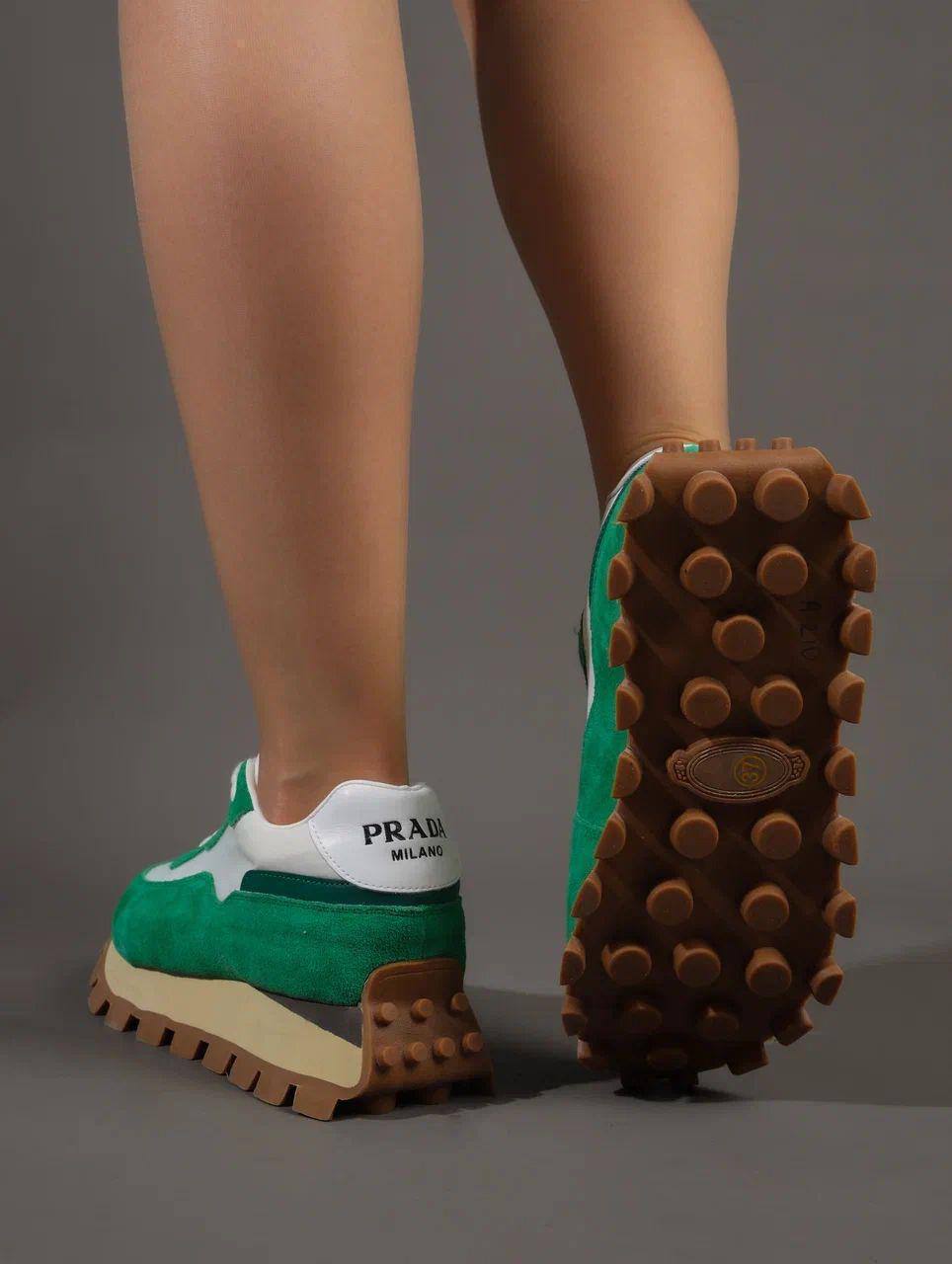 Кроссовки женские брендовые