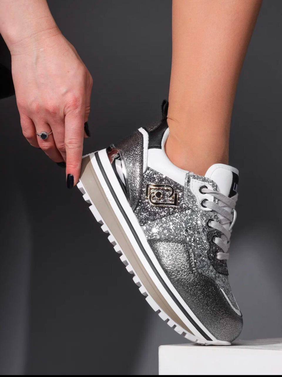 Кроссовки женские брендовые