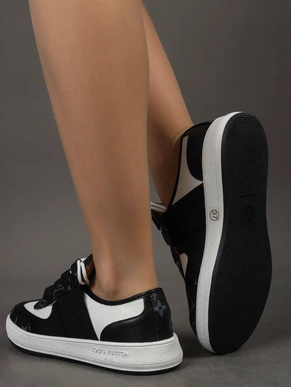 Кроссовки женские брендовые