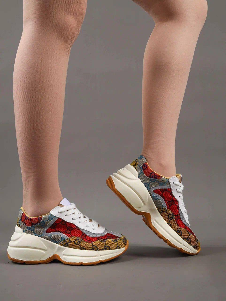 Кроссовки женские брендовые