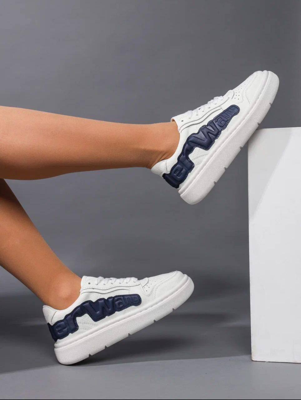 Кроссовки женские брендовые натуральная кожа белые с синим 3607