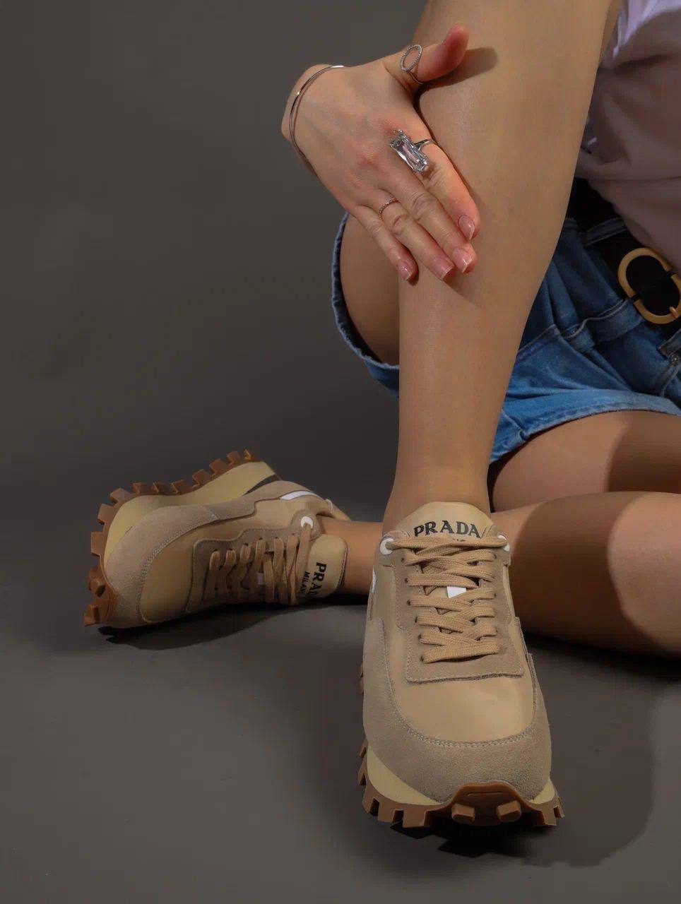 Кроссовки женские брендовые