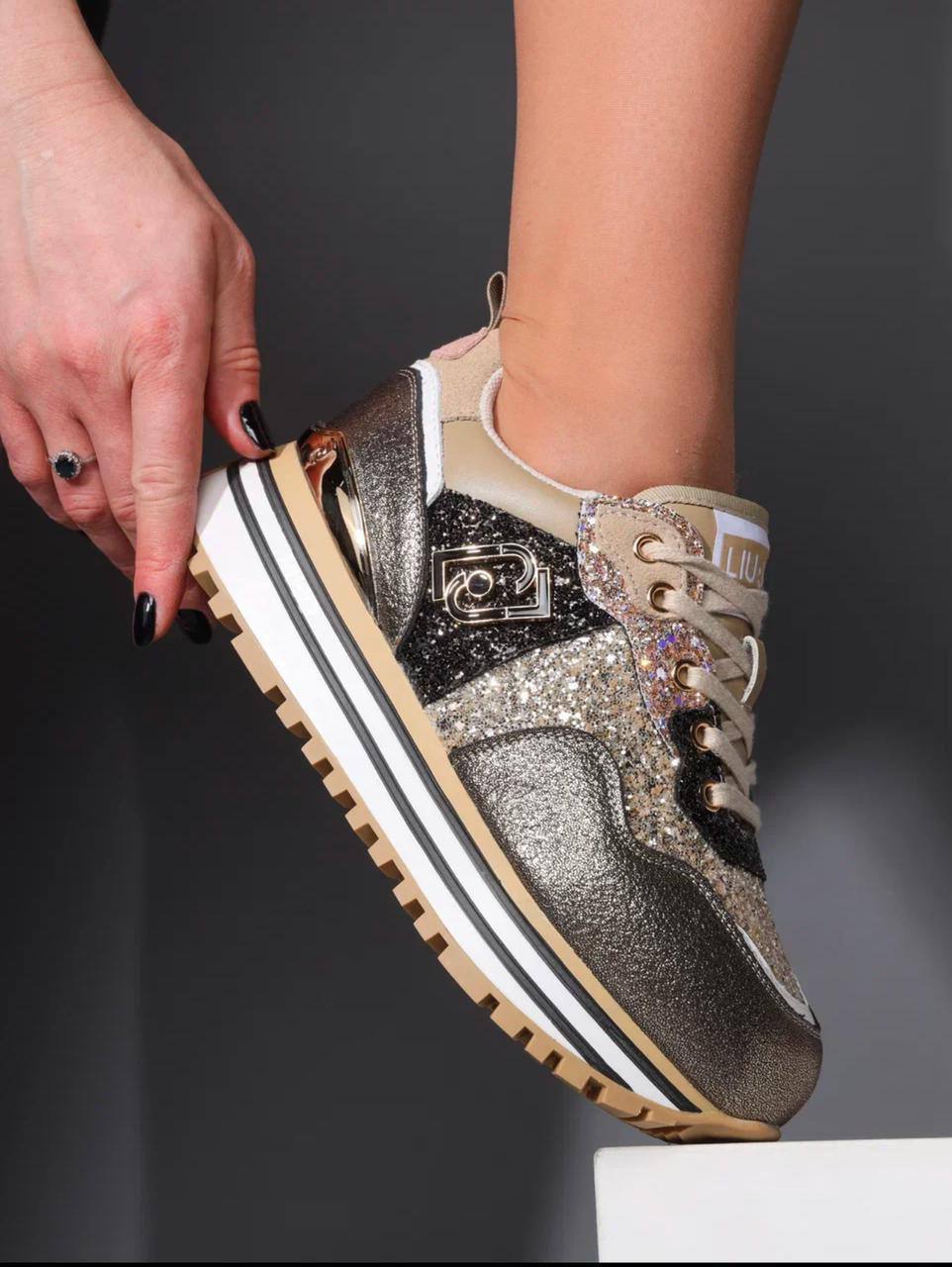 Кроссовки женские брендовые