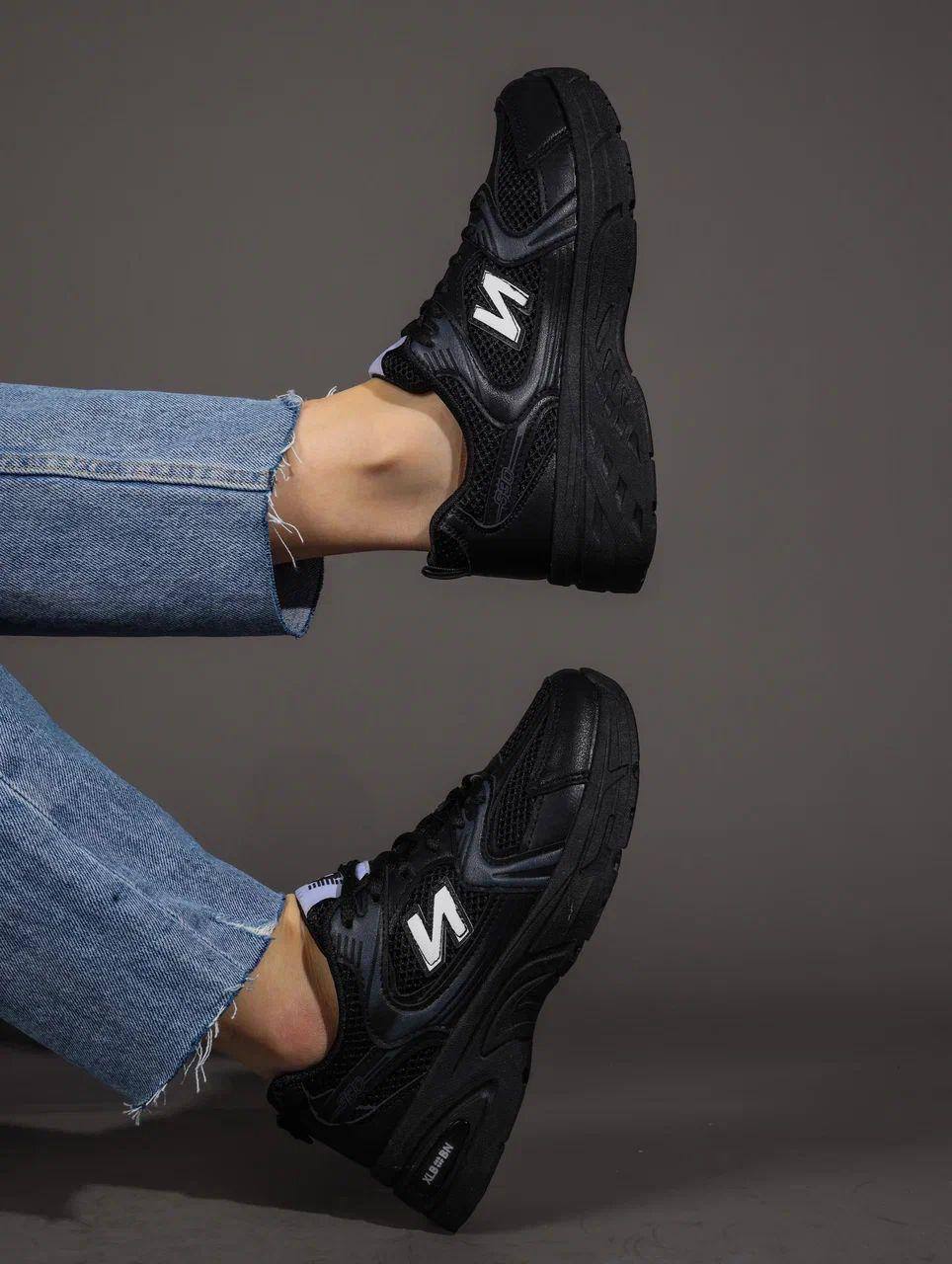 Кроссовки женские брендовые