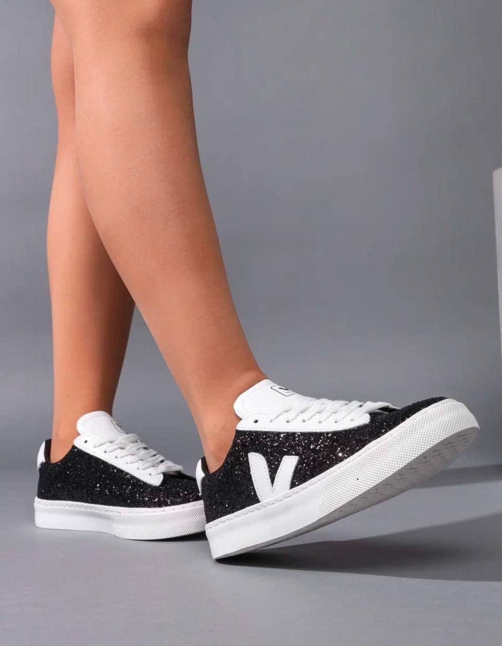 Кеды женские брендовые натуральная кожа черные 3668 Кеды женские брендовые натуральная кожа черные 3668