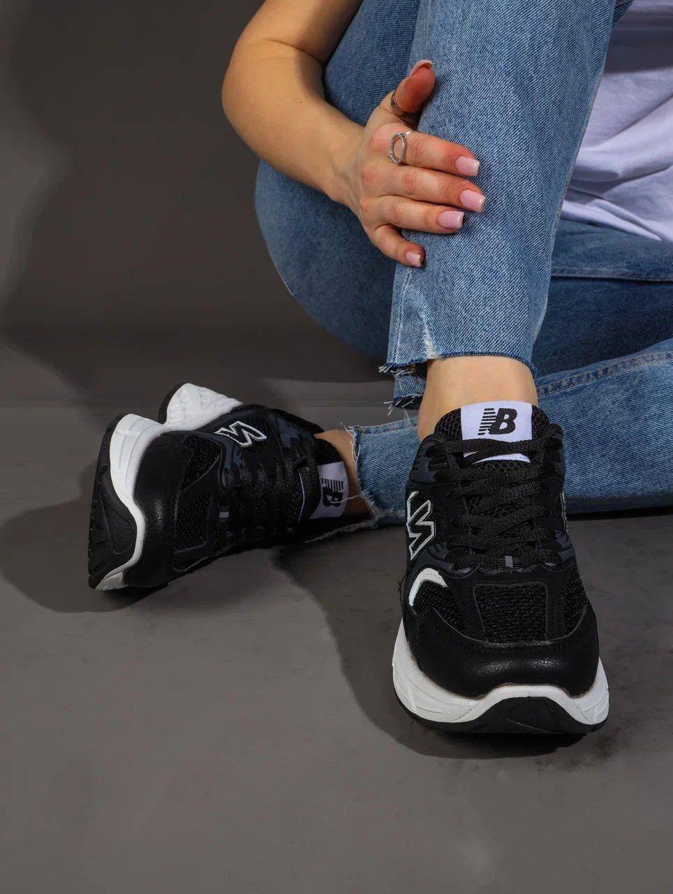 Кроссовки женские брендовые