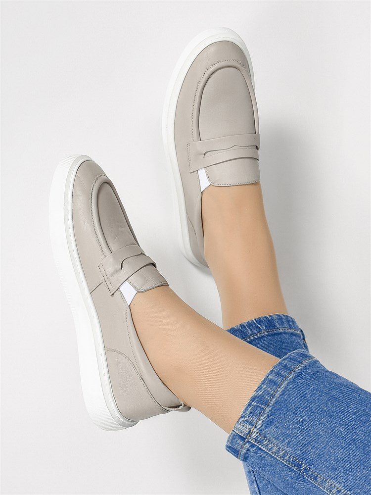 Лоферы женские летние