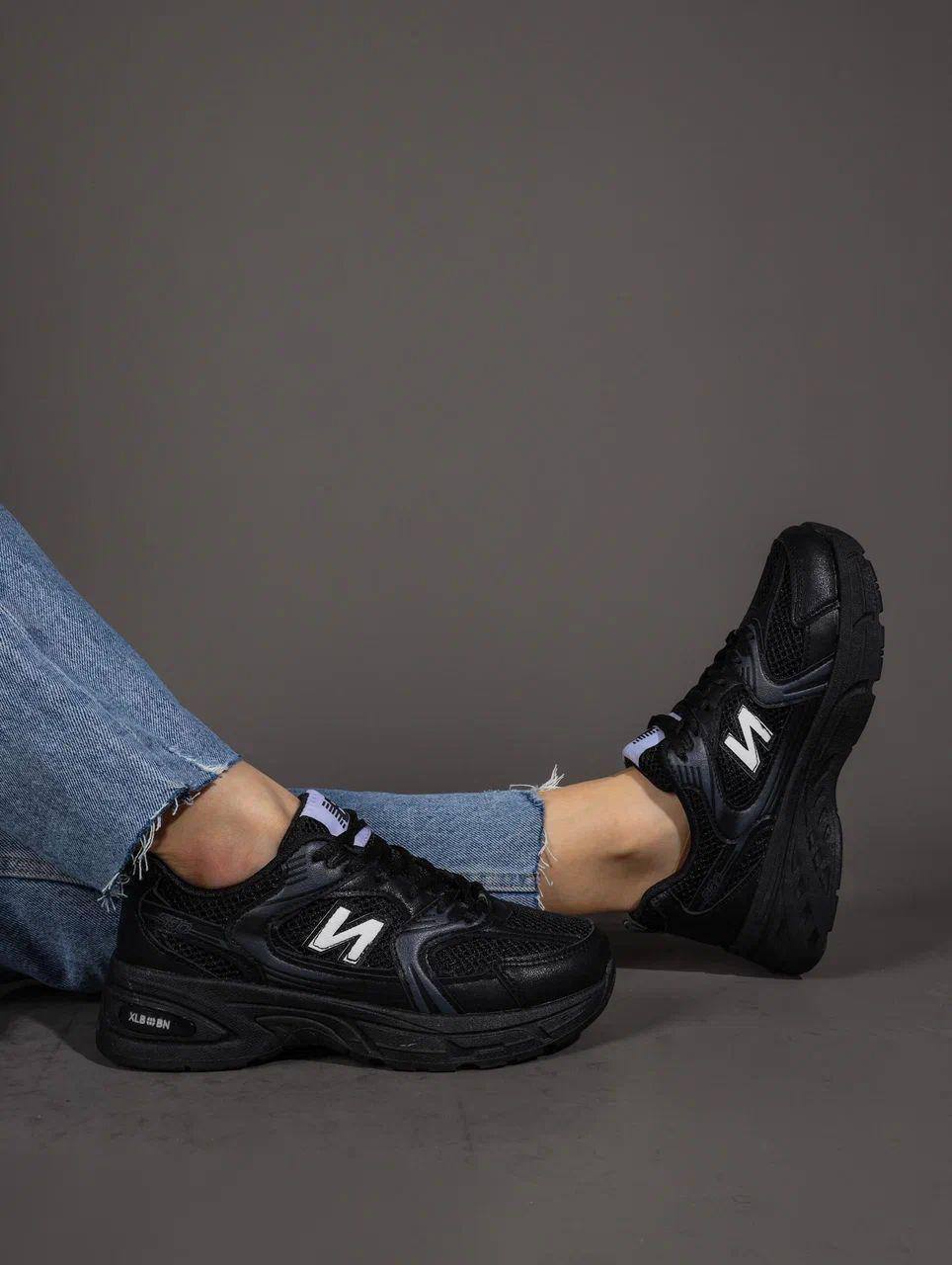 Кроссовки женские брендовые