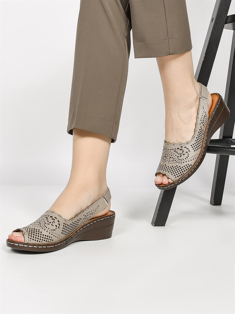 Босоножки женские