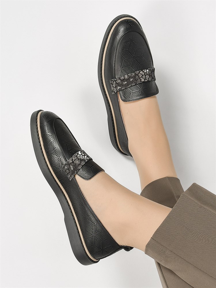 Лоферы женские летние