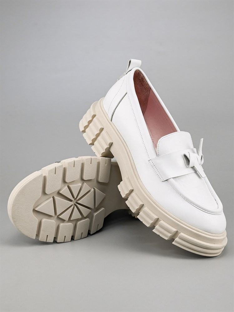 Лоферы женские