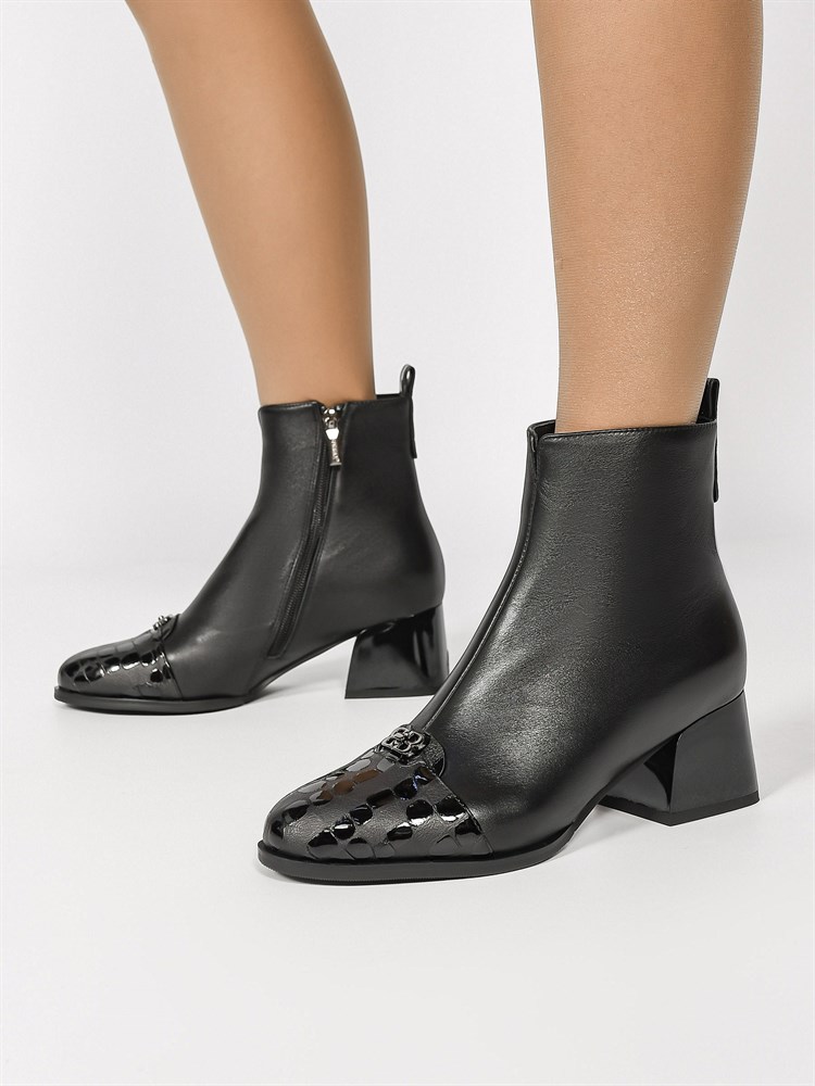 Ботинки женские демисезонные натуральная кожа черные 3018 Ботинки женские демисезонные натуральная кожа черные 3018