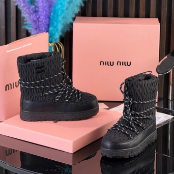 Дутики женские MIU MIU зимние кожаные черные UB2757